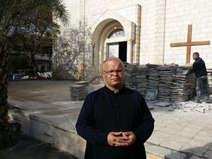 Padre Mario Da Silva, parroco di Gaza. Questa foto e quella di copertina sono di Daniele Rocchi/Sir 