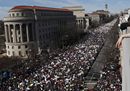 A Washington centinaia di migliaia di ragazzi protestano contro le armi