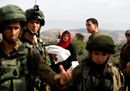 Mamma_palestinese_soldati_israeliani_west_banK.jpg