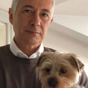 Un primo piano del Preside dal suo profilo Facebook