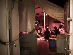 Un'immagine dalla Seawatch 3, scattata il 24 dicembre 2018. La nave non ha ancora trovato un porto aperto a cui poter attraccare (foto Ansa)