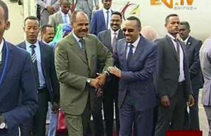 Il Premier etiope con il Presidente dell'Eritrea Isaias Afeworki nel corso della prima visita di Afeworki ad Addis Abeba.