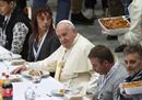 Le immagini più belle del pranzo del Papa con i poveri