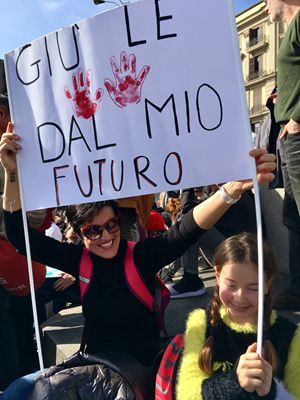 Daniela con sua figlia Sara. Insieme alla manifestazione di Napoli
