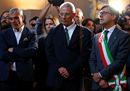 Mourners pay tribute28.jpg