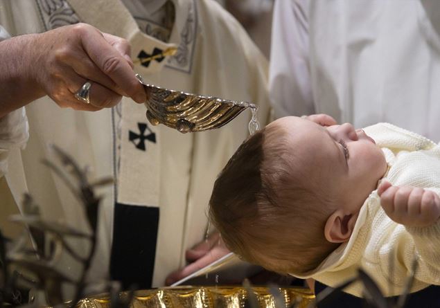 Il Papa: "Il pianto dei bambini in chiesa è una bella ...