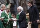 Domenica della Parola: papa Francesco consegna la Bibbia a Zaniolo e Zichichi
