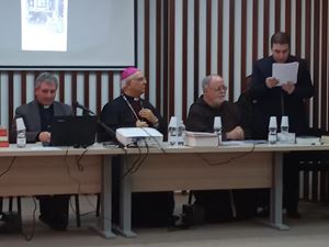Monsignor Vincenzo Bertolone, 73 anni, durante la cerimonia di apertura del processo di beatificazione e canonizzazione di  Cassiodoto.