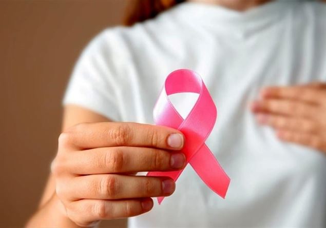 Nastro rosa: Fondazione Airc invita a sostenere la ricerca sul cancro al  seno che colpisce circa 36.000 donne in Italia - Famiglia Cristiana