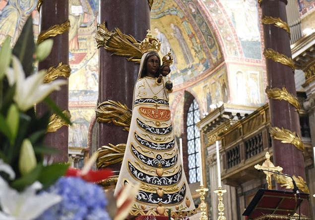 Madonna Di Loreto Un Legame Con Gli Aviatori Lungo 100 Anni Famiglia Cristiana