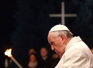 Le foto di questo servizio sono relative alla Via Crucis svoltasi al Colosseo il 19 aprile 2019, Venerdì Santo, presieduta da papa Francesco. Quest'immagine è dell'agenzia Reuters. Le altre foto sono dell'Osservatore Romano/Vatican.va