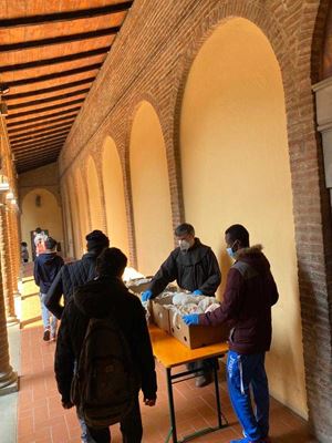 4 Mense Francescane In Tutta Italia Che Distribuiscono Pasti Alle Famiglie In Difficolta E Ai Senza Fissa Dimora Famiglia Cristiana