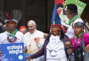 Il Papa durante il Sinodo sull'Amazzonia dell'ottobre scorso in Vaticano (Ansa)