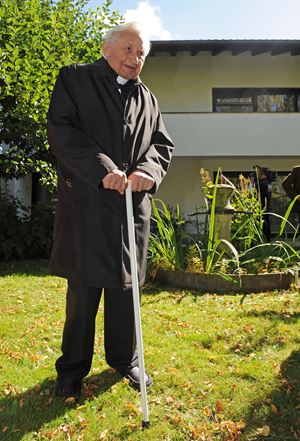 Georg Ratzinger, 96 anni, in una foto del 2010 (Ansa)