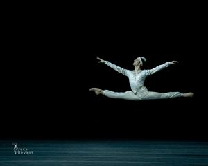 Nella foto Jacopo Tissi, primo ballerino italiano a essere entrato nella compagnia di ballo del Teatro Bolshoi di Mosca, è stato uno dei protagonisti delle master class digitali dell'Accademia durante il lockdown.