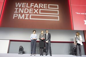 Presentazione di Welfare index PMI 2019 (da sinistra, Lucia Sciacca, Silvia Orsi Mazzucchelli, imprenditrice premiata, Marco Sesana e Maria Latella, giornalista). 