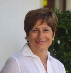 Annalisa Pomilio, giornalista, redattrice per varie case editrici, autrice di libri per bambini. La foto è tratta dal sito www.noinonni.it che lei cura.