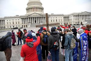 Manifestanti davanti al Capitol il 6 gennaio 2020. Tutte le foto di questo servizio sono dell'agenzia di stampa Reuters. 