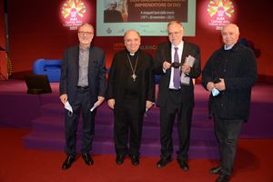 Da sinistra, don Giusto Truglia, il vescovo di Alba monsignor Marco Brunetti, Andrea Riccardi e il direttore di "Vita Pastorale" don Antonio Sciortino, direttore di "Famiglia Cristiana" dal 1999 al 2016.