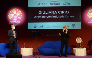 Don Truglia con il direttore di Confindustria di Cuneo Giuliana Cirio.