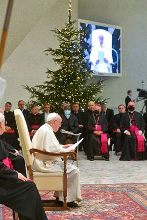 Papa Francesco, 85 anni il 17 dicembre, durante l'udienza generale di mercoledì primo dicembre. Tutte le foto di questo servizio sono dell'Osservatore Romano/Vatican Media. 