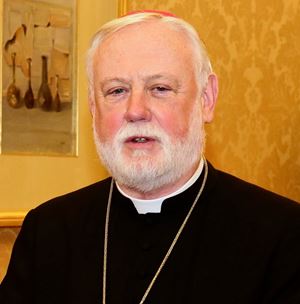 Monsignor Paul Richard Gallagher, 67 anni. 