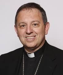 Monsignor Antonio Suetta, 58 anni.