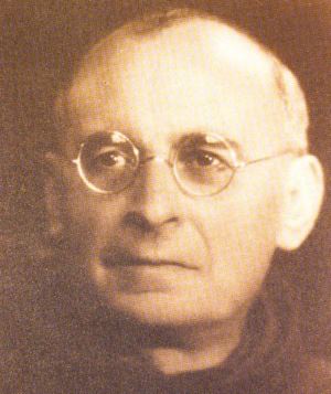 Il padre Clemente Gatti (1880-1952) prima di essere arrestato, nel 1951.