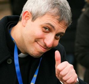 Don Alfredo Tedesco, 38 annil, responsabile del  Servizio diocesano di pastorale giovanile di Roma. 