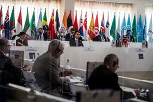 Sopra, il G20 a Matera. Foto Reuters. In alto, Luigi Di Maio guida l'incontro dei ministri degli Esteri e dello Sviluppo economico del G20 a Matera. Foto Ansa. 