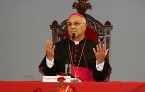 Monsingor Vincenzo Bertolone, 74 anni, arcivescovo di Catanzaro-Squillace e presidente della Conferenza episcopale calabra. Foto Ansa. 