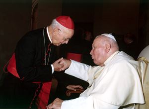 Il cardinale Martinez Somalo con papa Wojtyla.