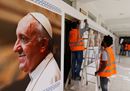 Souvenir, preghiera, lavori. Il Bahrein attende l'arrivo del Papa