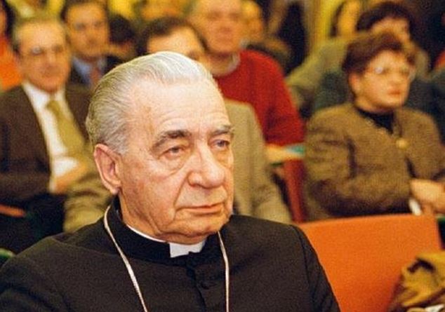 Dal Belice ad Acerra, contro soprusi e mafie: monsignor Antonio Riboldi, il  vescovo scomodo - Famiglia Cristiana