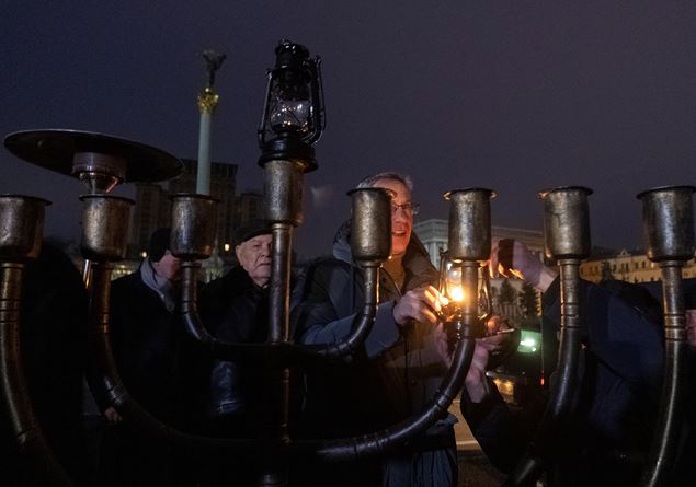 Quella luce che unisce Hanukkah al Natale - Famiglia Cristiana