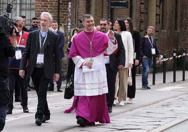 Addio a Benedetto XVI: il cordoglio e il ricordo di mons. Repole - Diocesi  di Torino