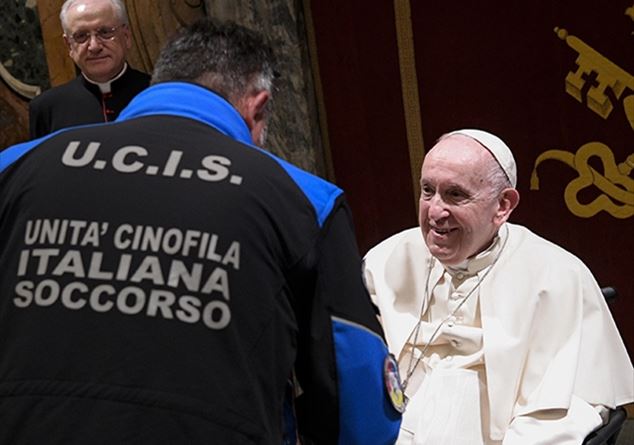 Un segno luminoso di pace alla festa per Papa Giovanni