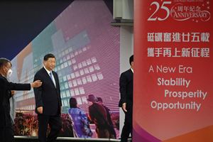 Il leader cinese Xi Jinping a Hong Kong, il primo luglio 2022. Tutte le foto di questo servizio sono dell'agenzia di stampa Reuters tranne quella in copertina (un bambino a Victoria Harbour, Hong Kong, il primo luglio 2022) che è dell'Ansa.  . 