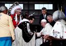 Canti, saluti e commozione: le prime immagini di papa Francesco in Canada