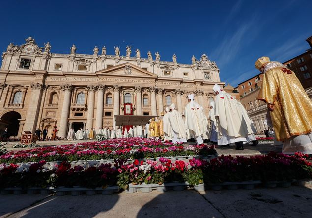 Insieme  Nella Chiesa c'è posto per tutti. Intervista con Mons