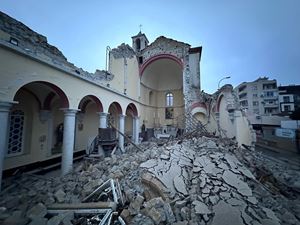 La Cattedrale di Iskenderun (Turchia) distrutta. Tutte le foto di questo servizio sono tratte dall’account del gesuita Antuan Ilgıt SJ, del Vicariato apostolico dell’Anatolia. 