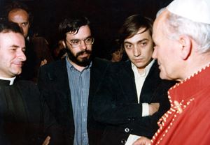 Andrea Riccardi, oggi 73 anni, con papa Giovanni Paolo II (1920-2005) nel 1979.