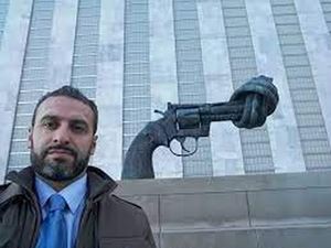 Francesco Vignarca, 48 anni, a New York, non lontano dal Palazzo di Vetro, quartiere generale delle Nazioni Unite. 