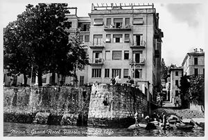L'hotel Meina in una vecchia cartolina. E' stato demolito nel 2009.