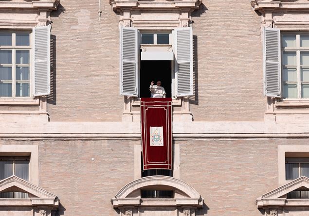 The Pope: «The poor cannot wait»