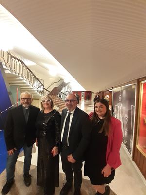 Don Giuseppe Cacciatori con Vito Polisano la moglie Marcella Mazzeo e la loro figlia Lara