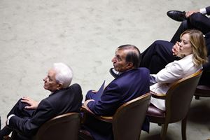 Da sinistra, Sergio Mattarella, Ignazio La Russa e Giorgia Meloni alla cerimonia in Parlamento.