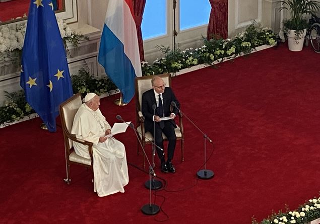 The Pope in Luxembourg: «Wealth is a responsibility, you are an example of integration for the world»