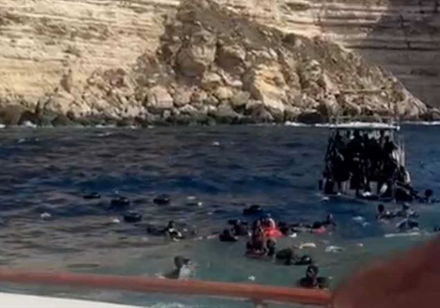 If it is the tourists of Lampedusa who rescue the migrants at sea