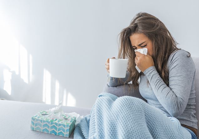 Influenza, peak coming. Here’s how to treat yourself at home (without rushing to the emergency room)